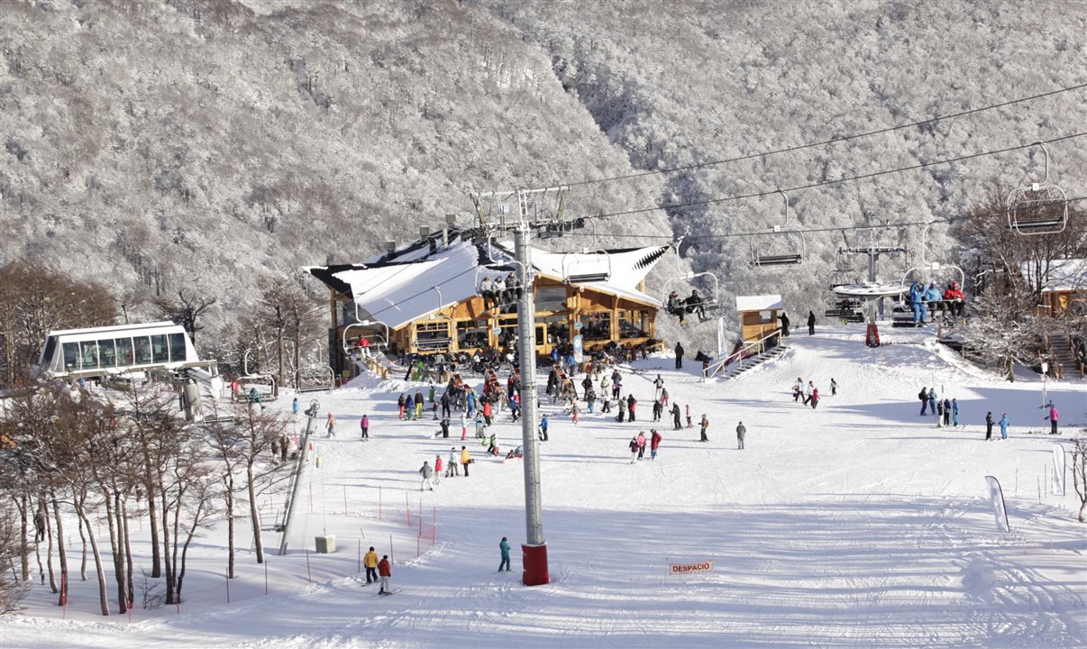 As cinco estações de ski confirmaram a reabertura para junho deste ano