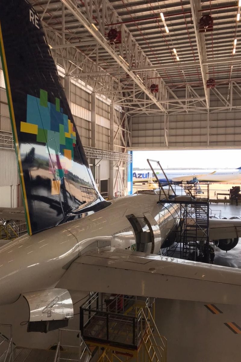 Azul entrega primeiro avião com sistema wi-fi instalado em solo brasileiro
