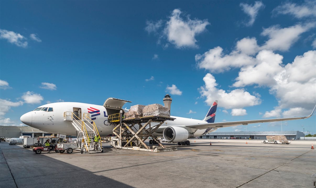 Os voos cargueiros da Latam somarão 1.150 em abril