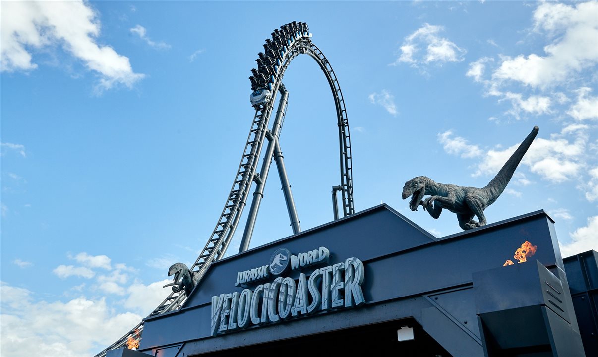Universal Resort revelha detalhes da Jurassic World Velocicoaster