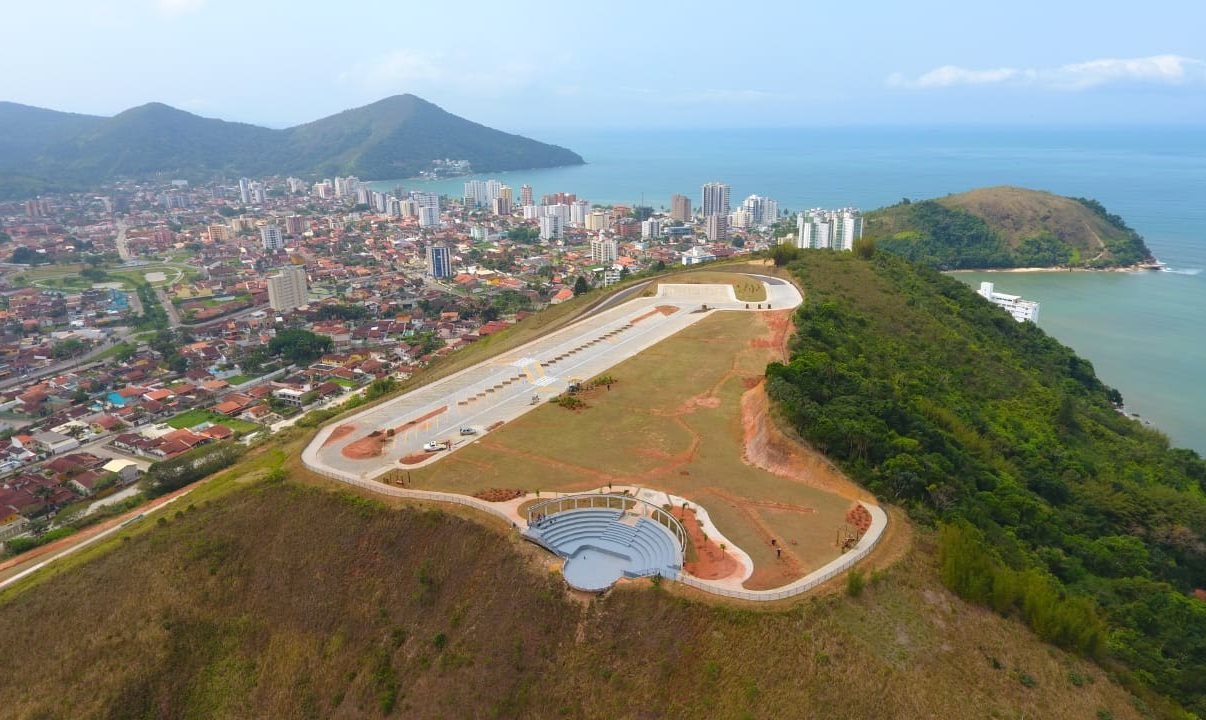 O Mirante do Camaroeiro, em Caraguatatuba, é uma das obras que deve ser inaugurada em 2021
