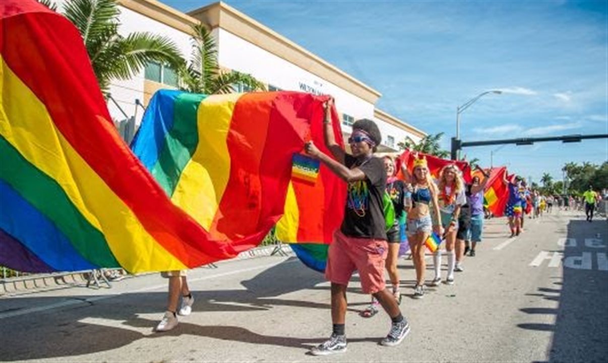 Em junho, a cidade de Wilton Manors sedia a Stonewall Pride Parade