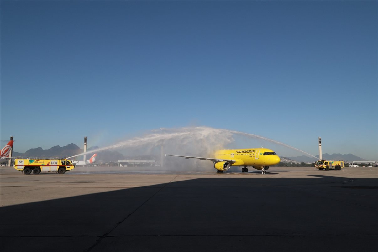 A320 da ITA é batizado no Aeroporto de Brasília. Companhia espera ter 50 unidades da aeronave até o fim de 2022