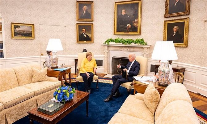 Angela Merkel, chanceler alemã, e Joe Biden, presidente dos EUA, se reúnem na Casa Branca