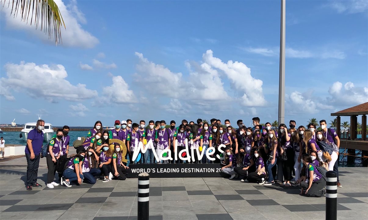 A viagem foi realizada de 25 de junho a 14 de julho, com passagem pelos principais pontos turísticos e parques temáticos dos Emirados Árabes e com uma parada nas Maldivas