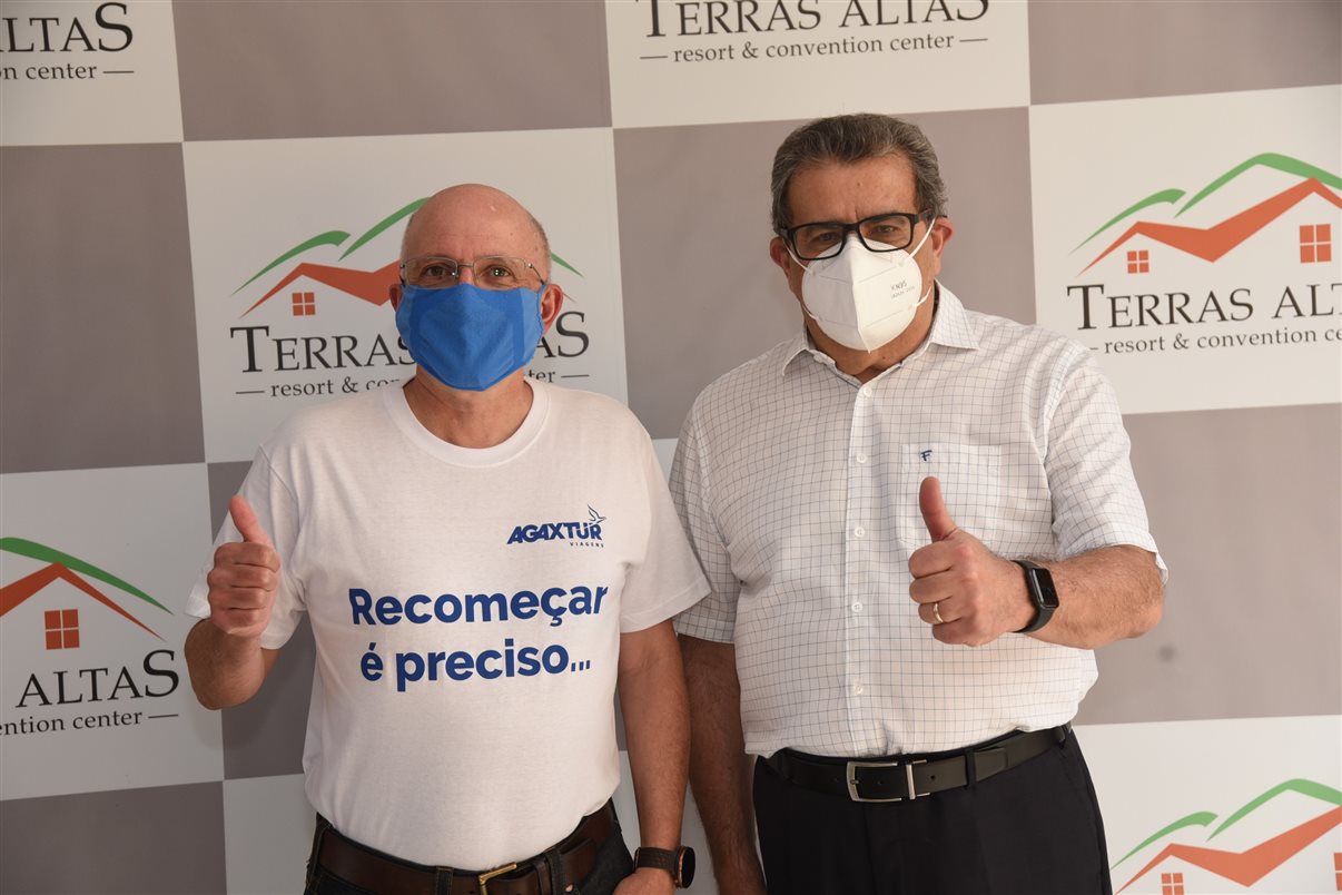 Aldo Leone, da Agaxtur, e Latif Abrão Júnior, do Terras Altas Resort & Convention Center