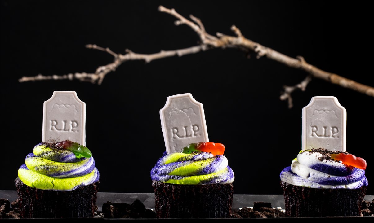 Graveyard Cupcake