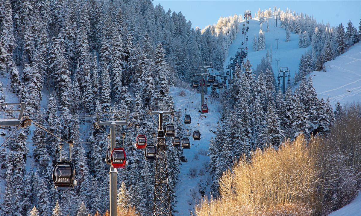 Aspen Snowmass anuncia linha de roupas, artes nos lift tickets, novas instalações e restaurante 