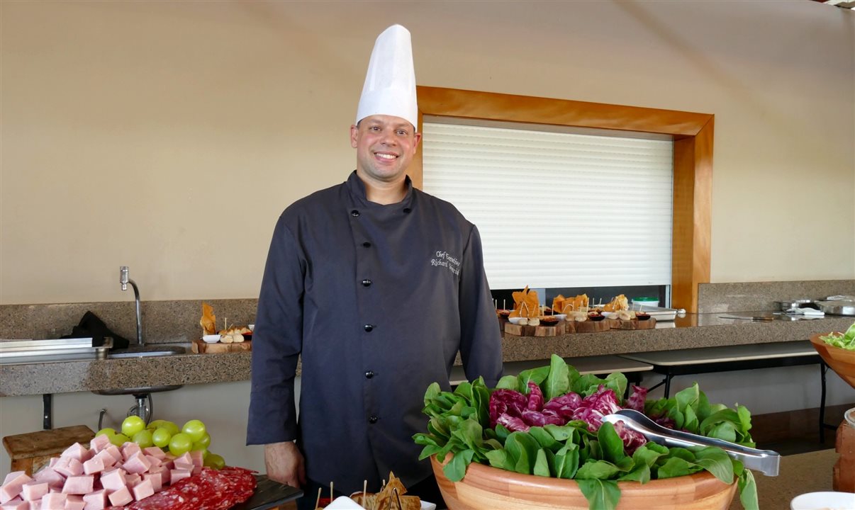 Chef Richard Schneider comanda a gastronomia do Recanto Cataratas Thermas Resort & Convention