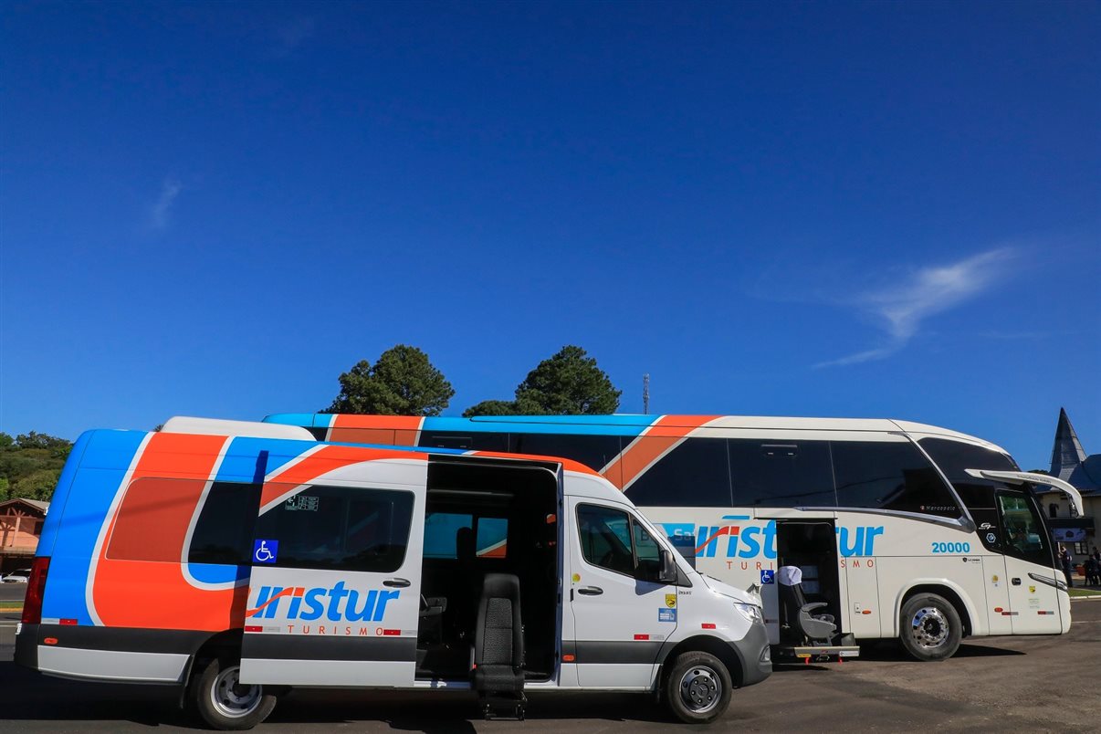 A frota da Turistur já conta com quatro ônibus e uma van adaptados com elevador