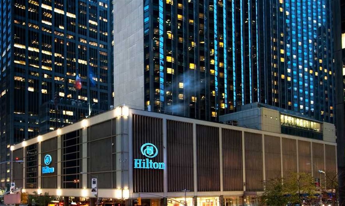 Dois dos principais hotéis de Midtown em Nova York anunciaram a reabertura durante outono norte-americano