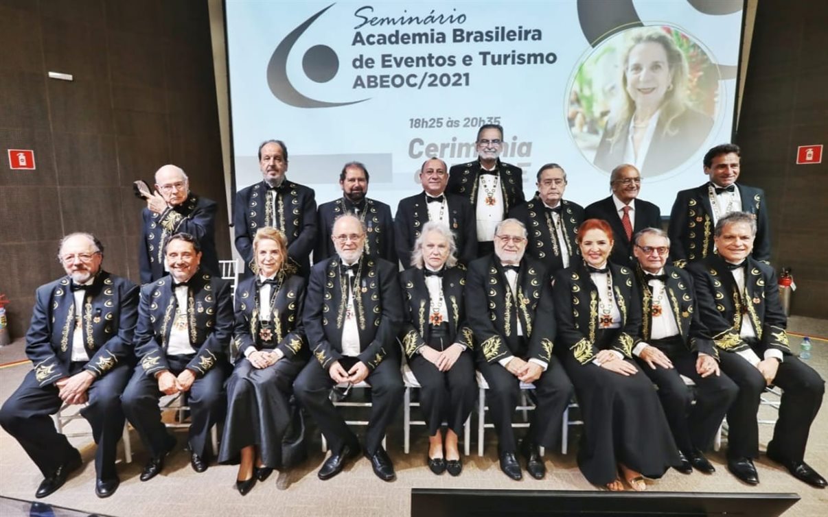 Membros da Academia Brasileira de Turismo e Eventos prestigiaram a nomeação de Anya Ribeiro