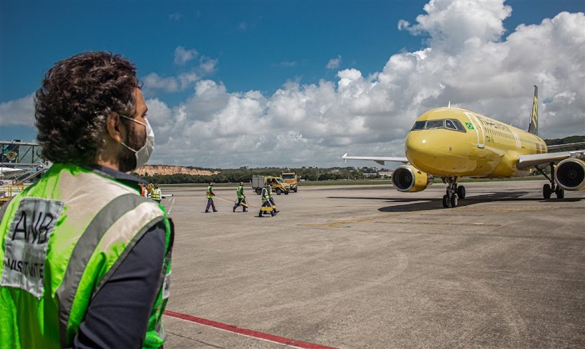 O secretário de turismo de Pernambuco, Rodrigo Novaes, acompanhou o primeiro voo da ITA entre Recife e Brasília