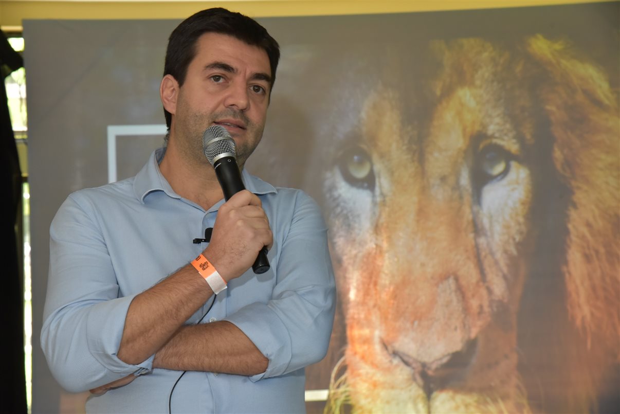 Pablo Morbis, CEO do Grupo Cataratas, apresenta o case BioParque do Rio aos associados