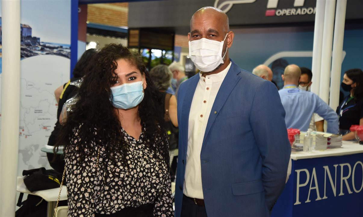 Elaine Fransisca e André Rojer, do Turismo de Curaçao