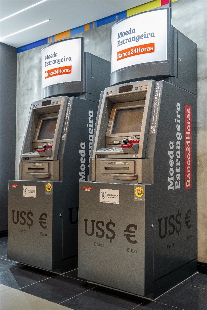 Clientes Itaú Unibanco podem retirar dólar e euro nos caixas eletrônicos Moeda Estrangeira Banco24Horas