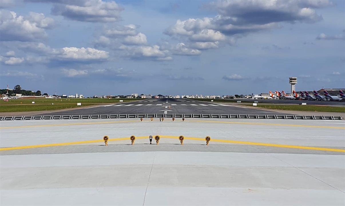 A tecnologia EMAS, aplicada na pista, é o destaque da reforma no Aeroporto de Congonhas