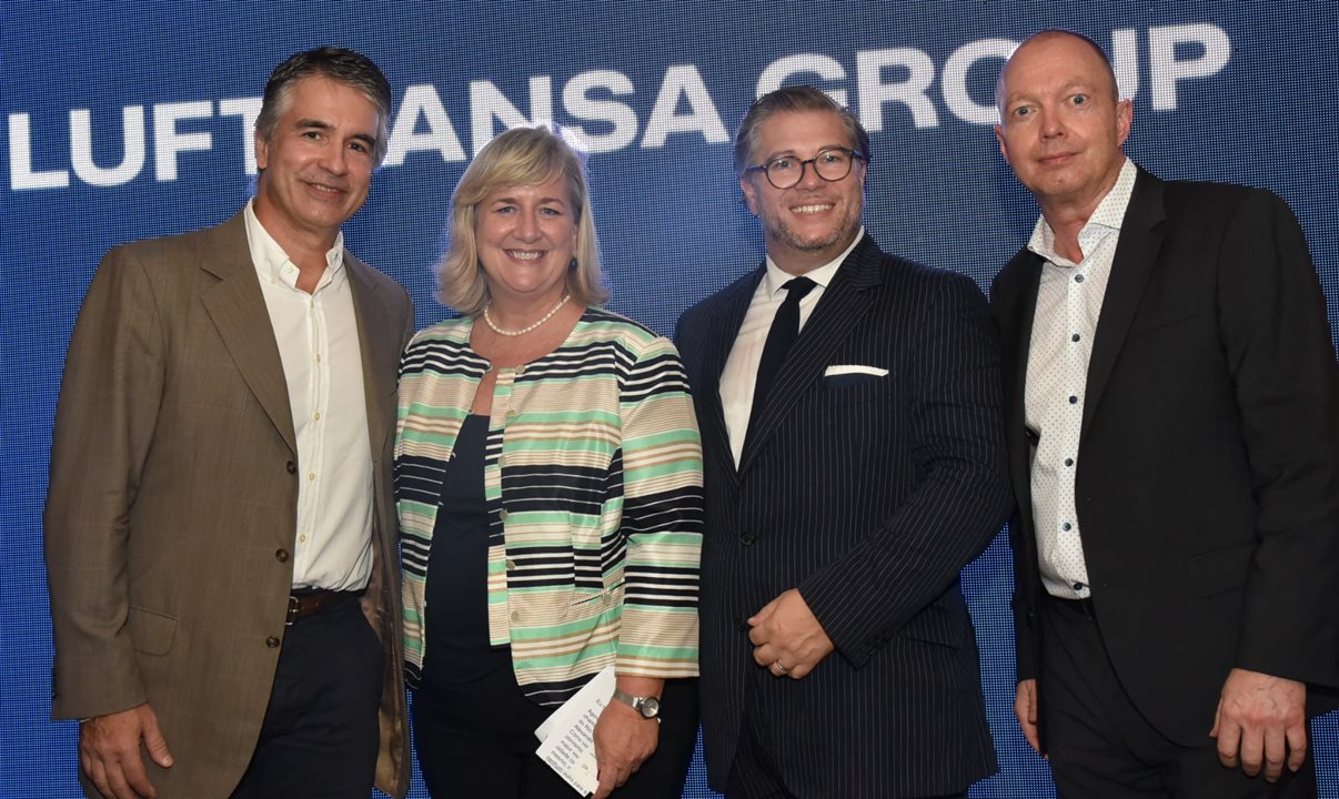 Alexandre Monteiro, CEO do RioGaleão, Annette Taeuber e Felipe Bonifatti, do Lufthansa Group, e Florian Poetsch, do Aeroporto de Munique