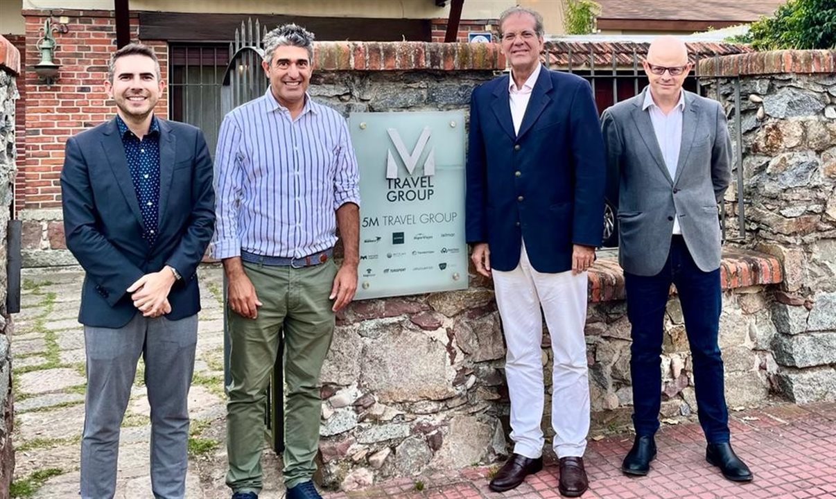 Reunião quinta feira passada em Montevidéu com Rodrigo Rosales, CEO da operadora Hiper Viajes, e David Thompson e Marcus Campos, diretor comercial e gerente de estratégias da Vinci Aiports Brasil
