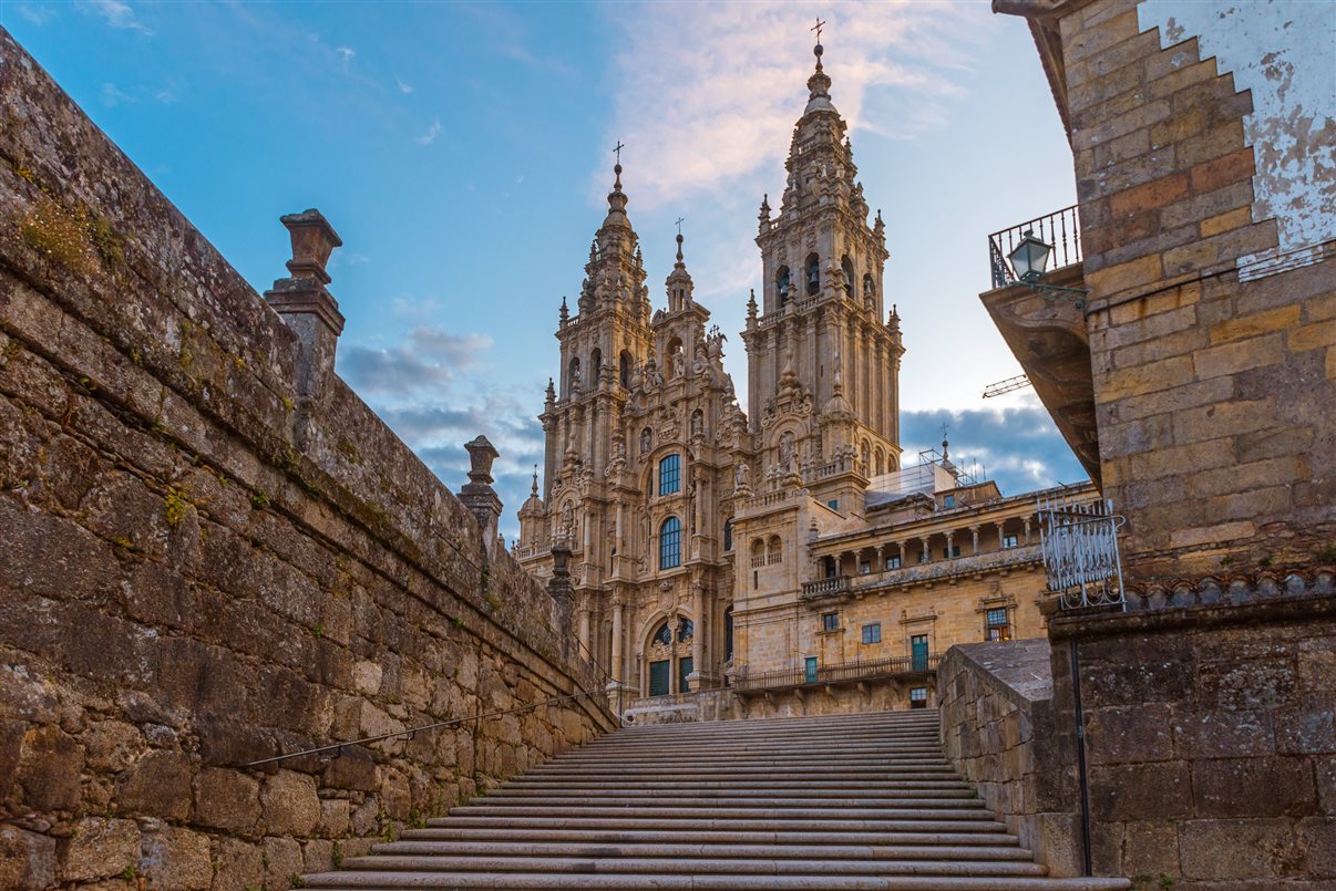 Catedral de Santiago de Compostela, na Espanha, é uma das atrações do roteiro