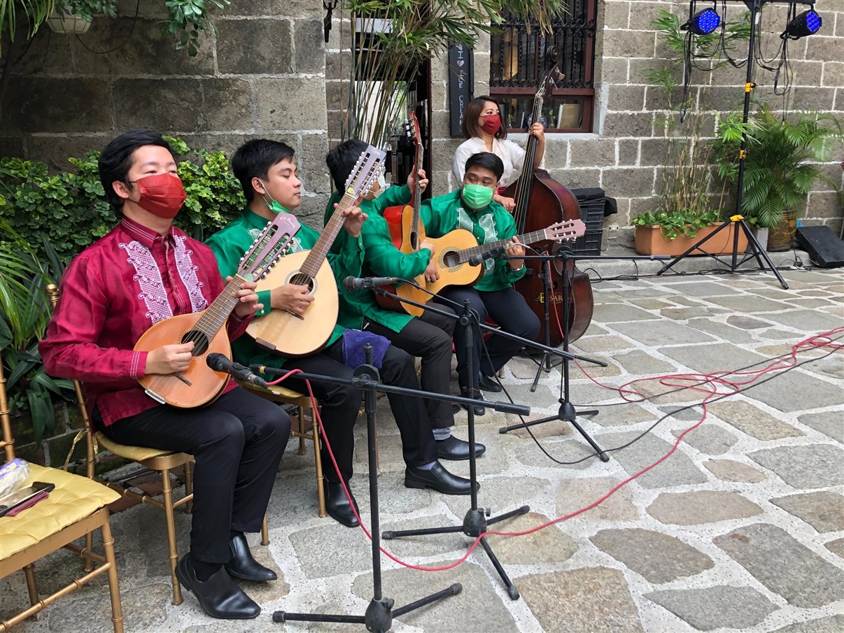 Tour do WTTC por Manila mostrou a música local