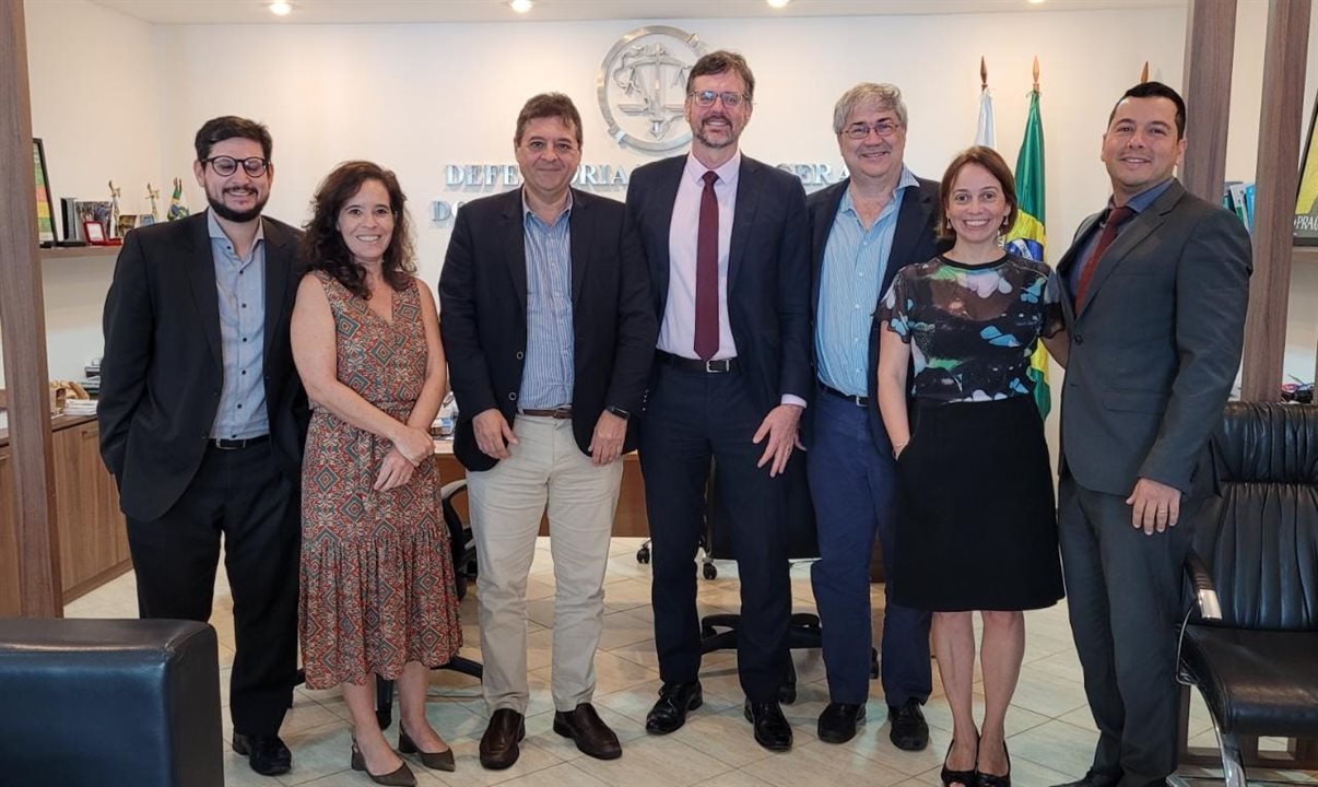 A liderança da HotéisRio esteve com defensor-público geral do Estado do Rio de Janeiro e equipe