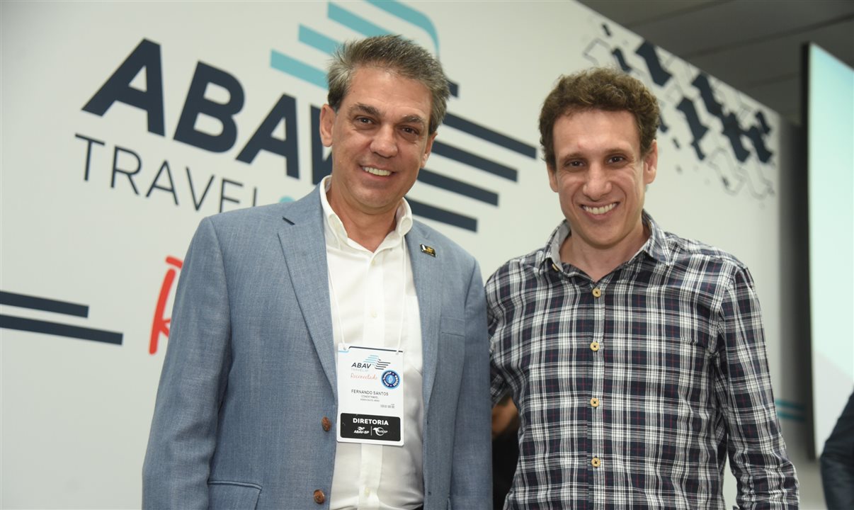 Fernando Santos, da Abav-SP | Aviesp, com o economista Samy Dana