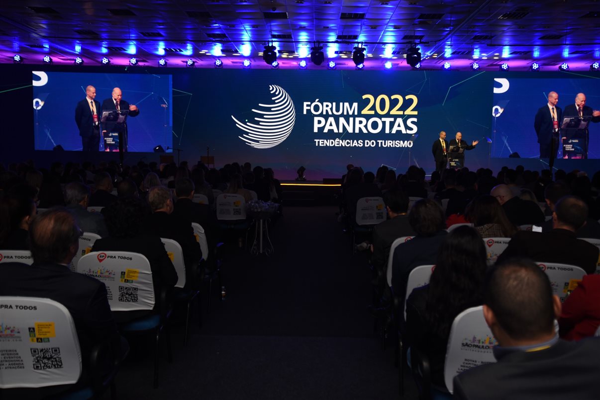 Mais de 1,3 mil profissionais se reuniram no Fórum PANROTAS 2022