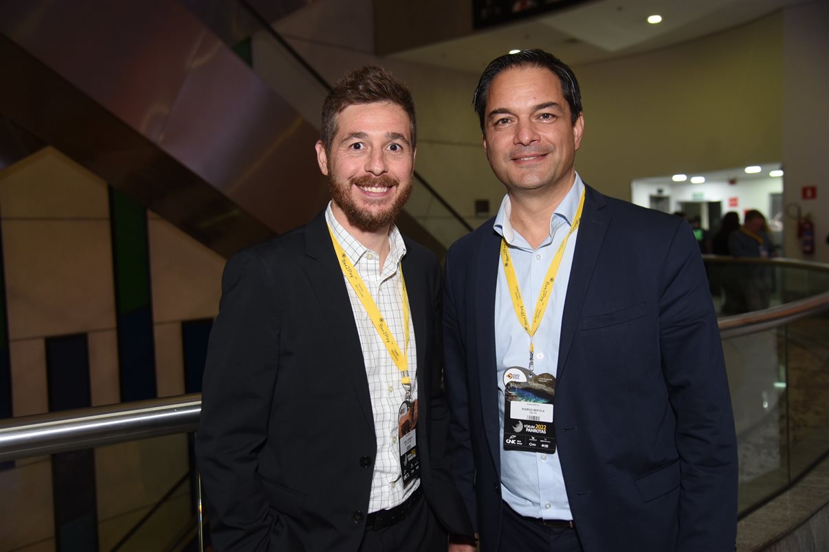Danillo Barbizan, gerente de Vendas da Delta no Brasil, e Rodrigo Bértola, diretor de Vendas da Delta para a América do Sul