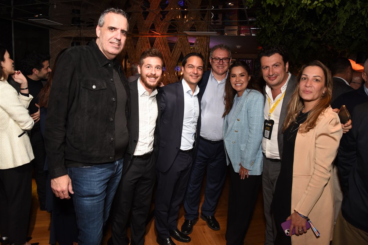 Marcelo Cohen, da BeFly, Danillo Barbizan, Rodrigo Bertola e Aristeu Blasizza, da Delta, Renata Esteves, da BeFly, Mark Zammit, da GSH, e Andrea Panisset, da BeFly