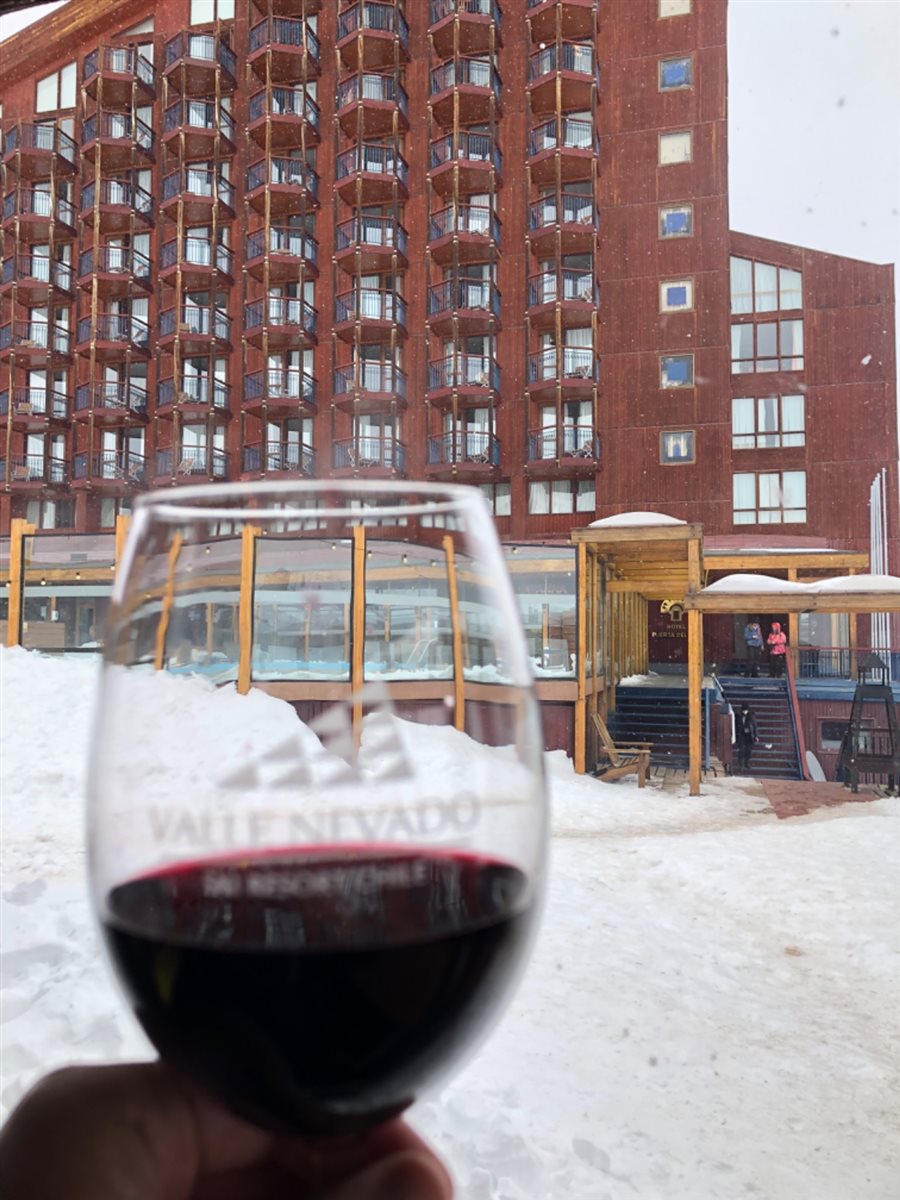 Que tal um vinho chileno para apreciar a neve caindo no Valle Nevado?