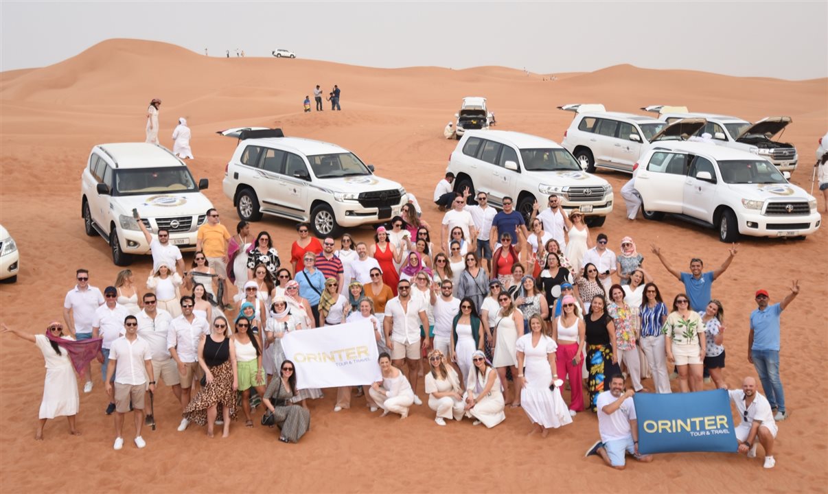 Equipe Orinter e agentes parceiros pelas dunas do deserto de Dubai