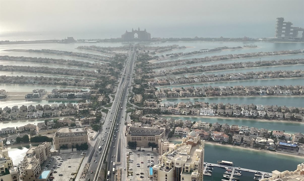 A ilha artificial Palm Jumeirah é um projeto concebido para atrair novos habitantes, investimentos e incluir o destino nos roteiros de viagem