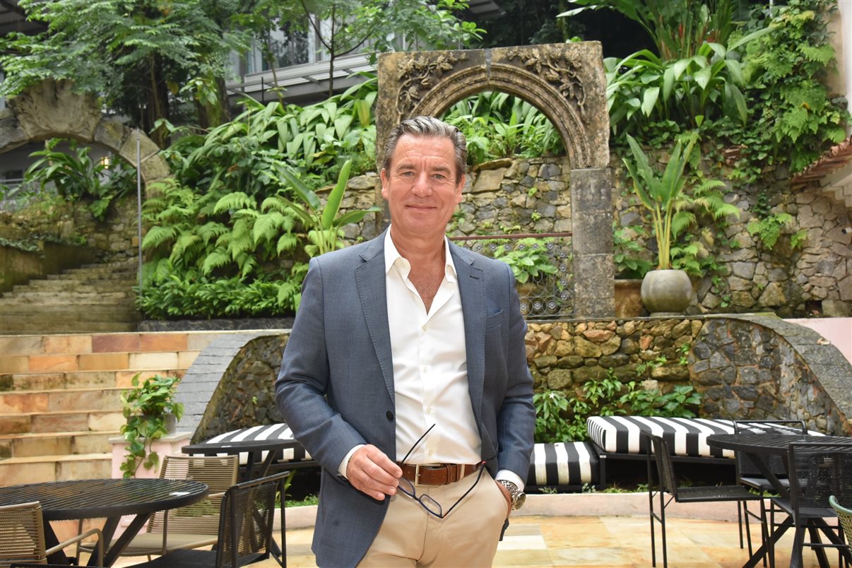 Thomas Dubaere, CEO da Accor na América do Sul, na parte externa do Jo&Joe Largo do Boticário, no Rio de Janeiro