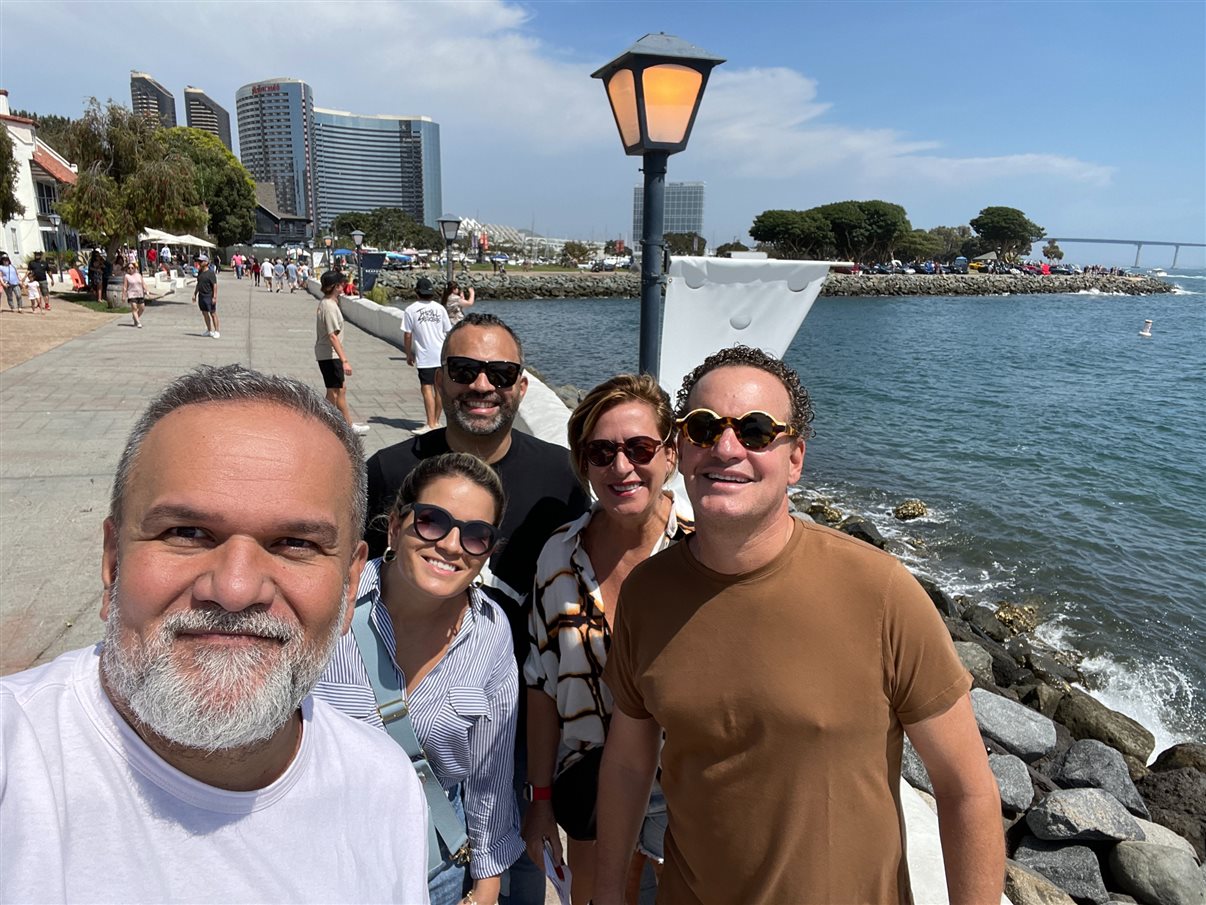 Artur Luiz Andrade, Juliana Andrade, Peterson Prado, Vivi Martins e Nando Vasconcellos