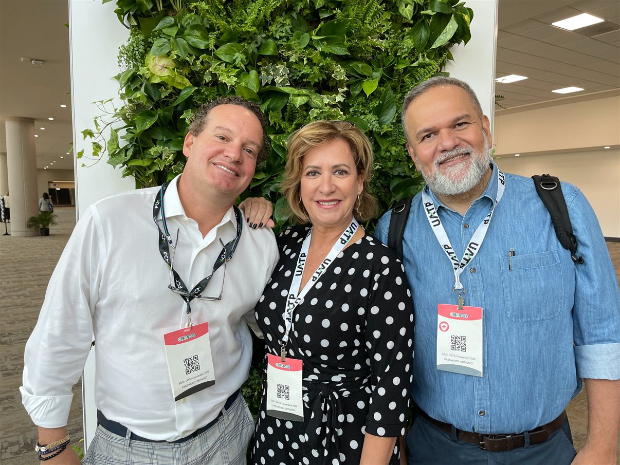 Fernando Vasconcellos, da Kontik, Vivi Martins, da Academia de Viagens, e Artur Luiz Andrade, da PANROTAS