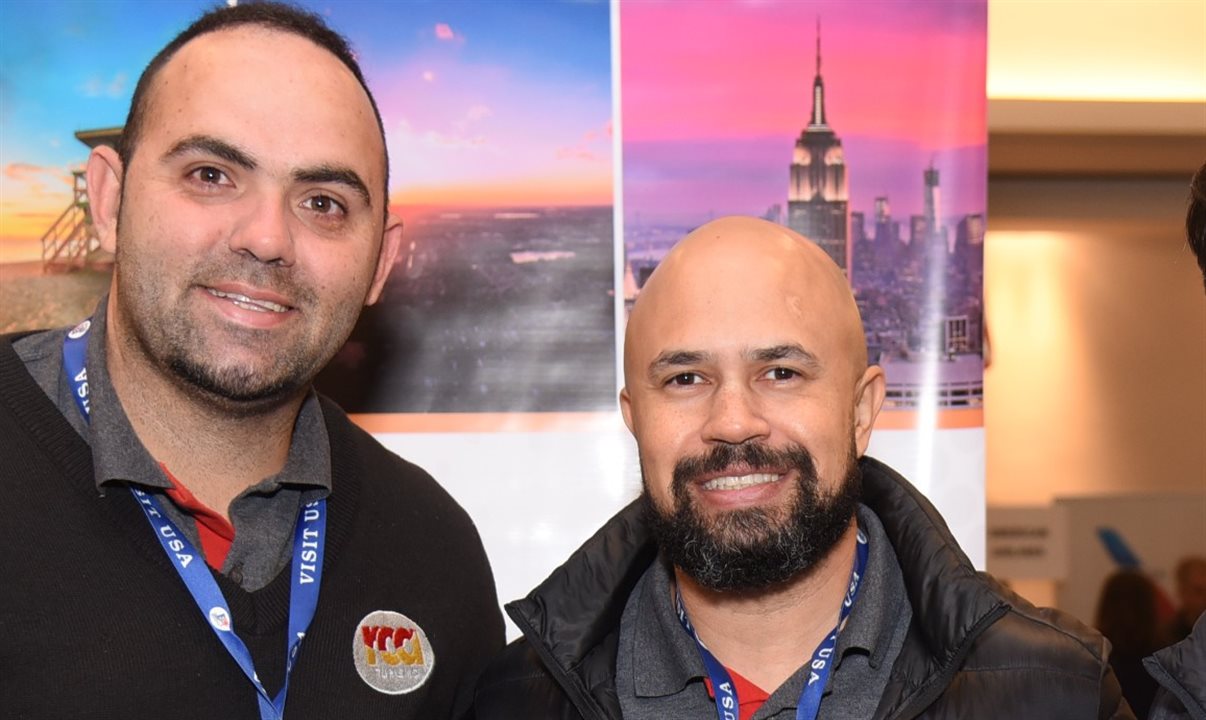 Raphael Silva e Fabiano Araujo, supervisor de Vendas e gerente de Vendas da RCA Turismo, respectivamente