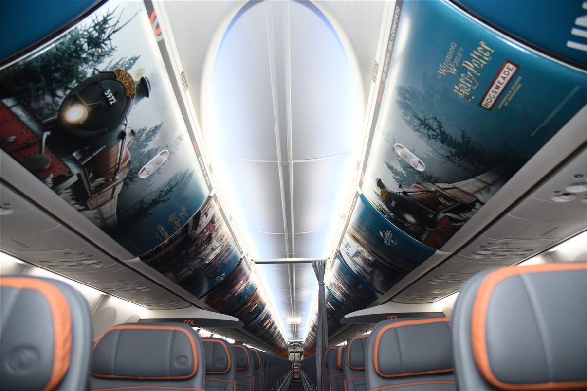 Aeronave da Gol inspirada em The Wizarding World of Harry Potter, do Universal Orlando Resort