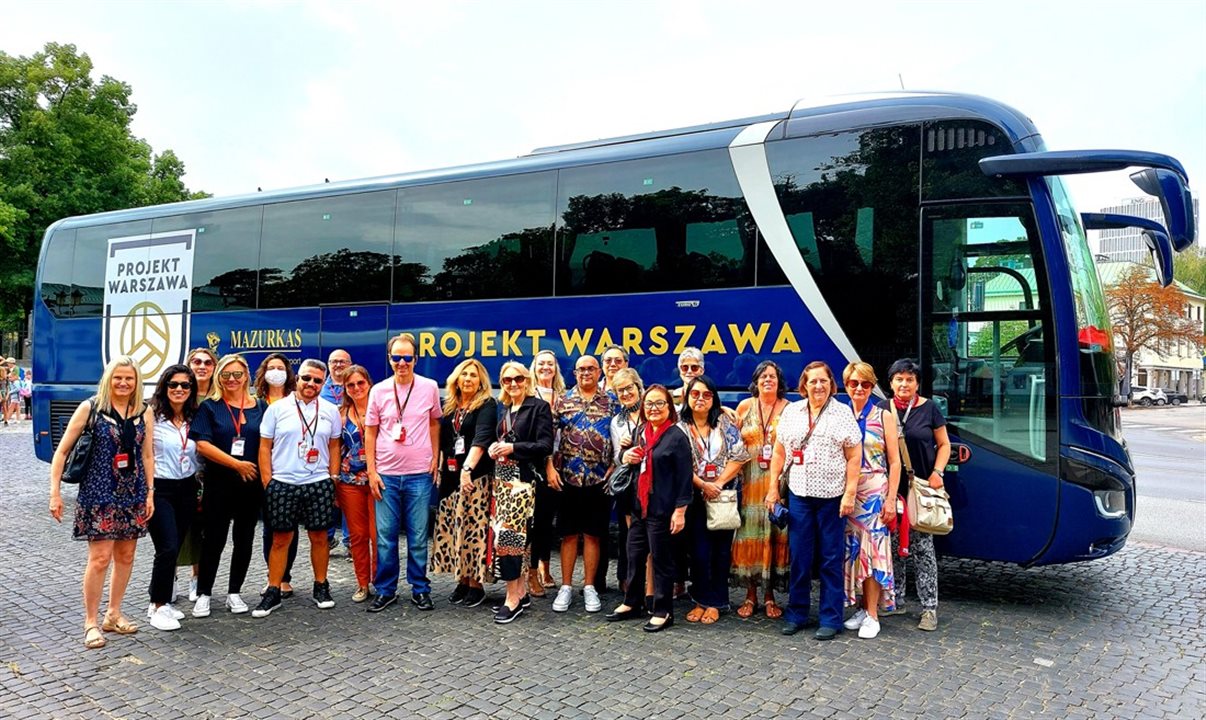 O famtur inclui roteiros por Varsóvia, Wroclaw, Walbrzych, Cracóvia e Zakopane
