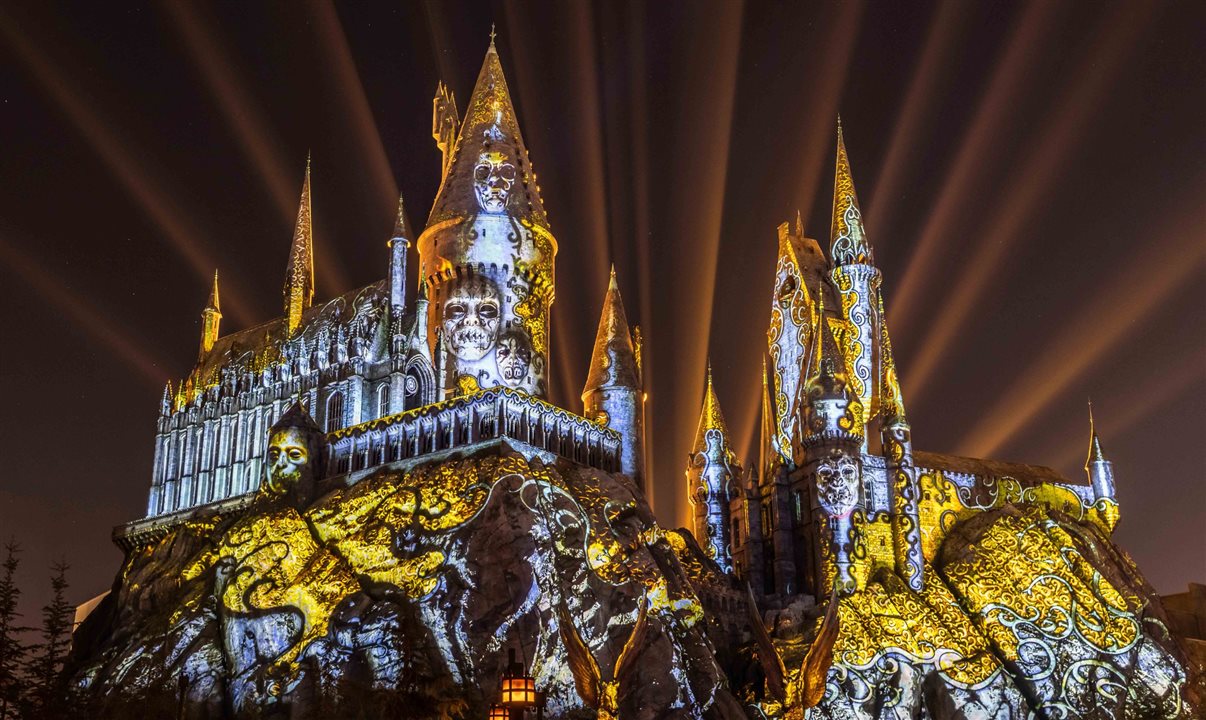 Dark Arts at Hogwarts Castle com os Comensais da Morte está de volta ao The Wizarding World of Harry Potter – Hogsmeade