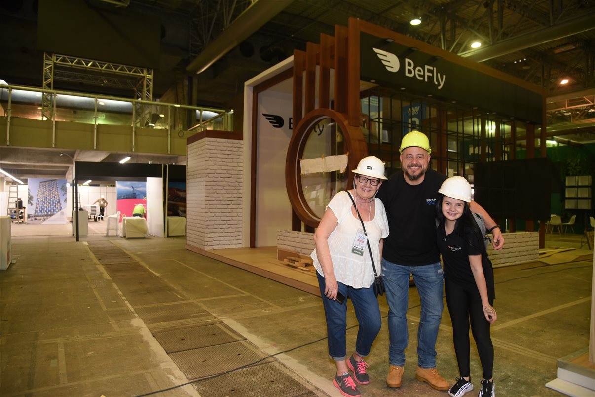 Veja fotos da montagem dos estandes da Abav Expo 2022