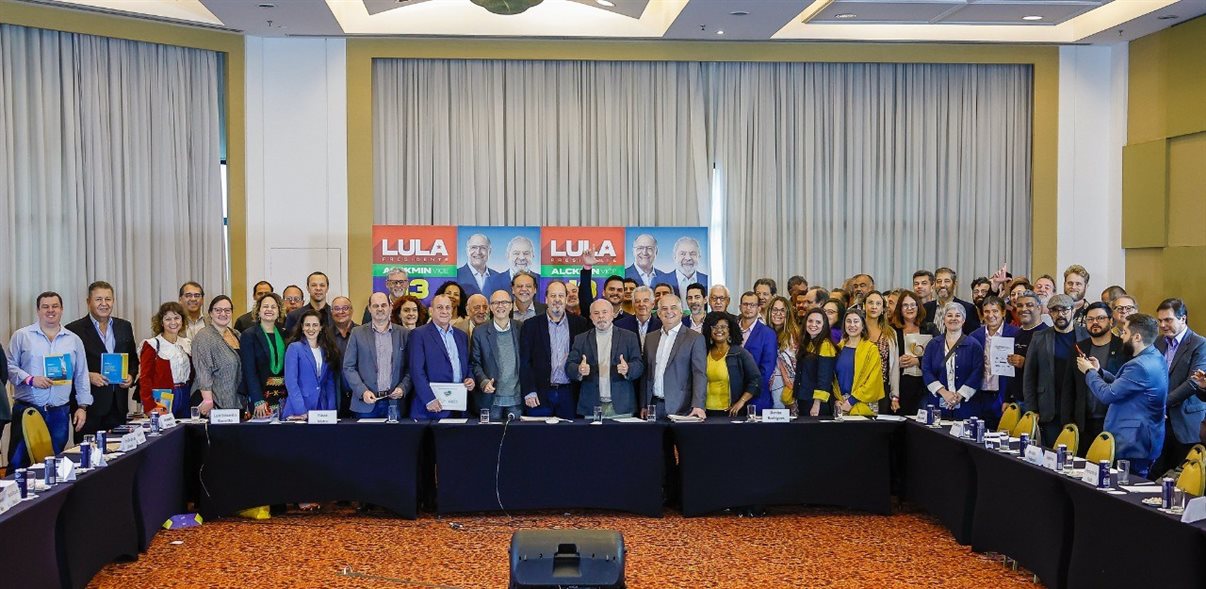 Em setembro, durante campanha, Lula se reuniu com Abear e outras 25 entidades do Turismo