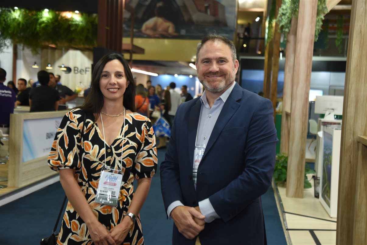 A diretora executiva do Inprotur de Salta, María Eugenia Cornejo, e o secretário de Turismo da província de Jujuy, Diego Valdecantos