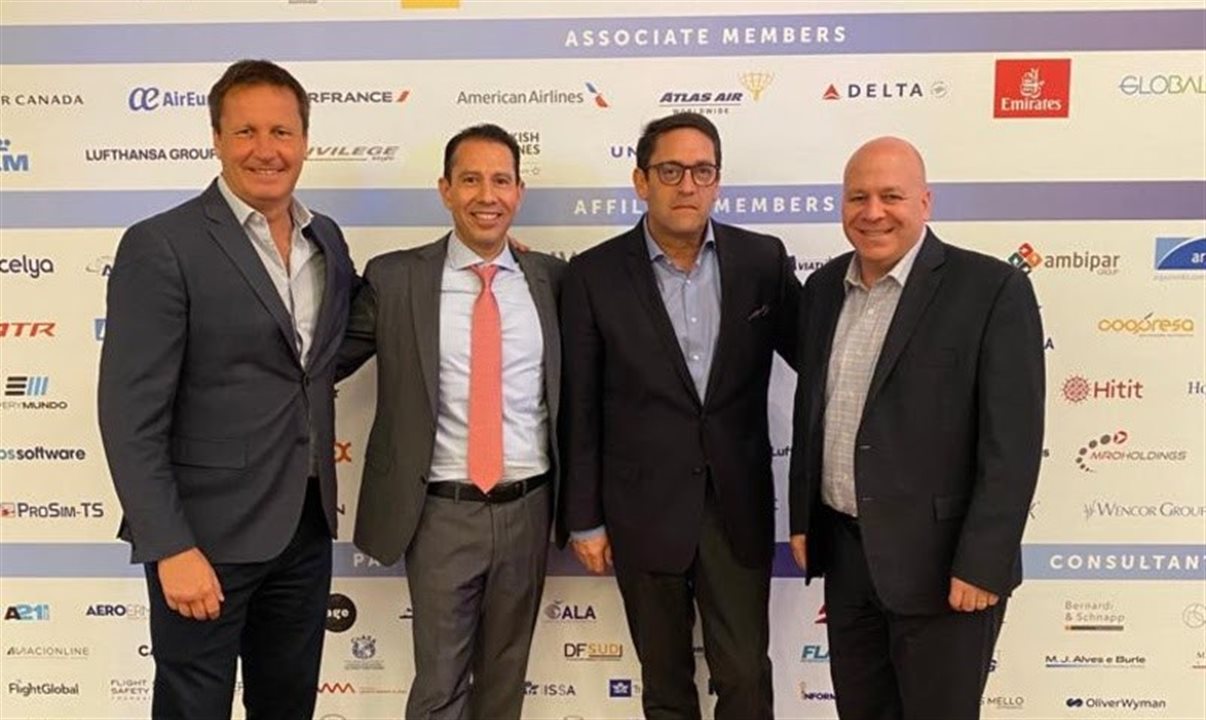 A American Airlines participou da Alta AGM & Airline Leaders Forum 2022, na Argentina. O vice-presidente da companhia para a América Latina e Caribe, José A Freig, liderou o grupo de executivos