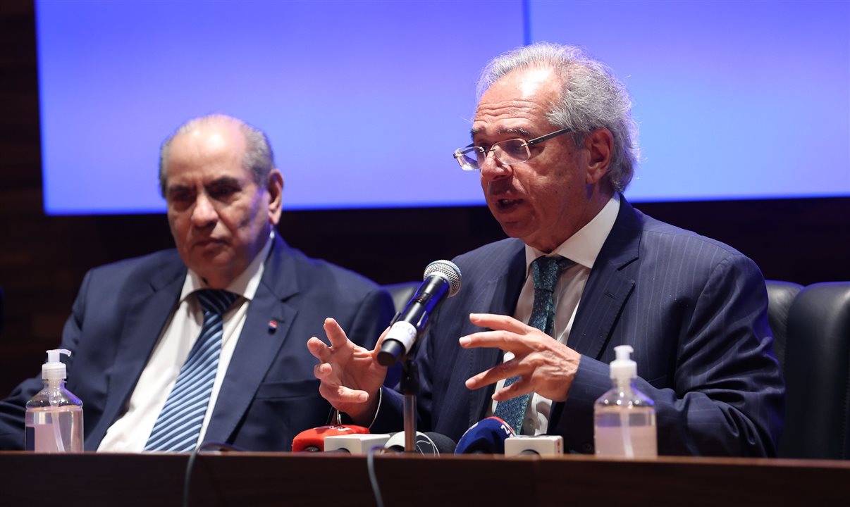 José Roberto Tadros, da CNC, e Paulo Guedes, ministro da Economia