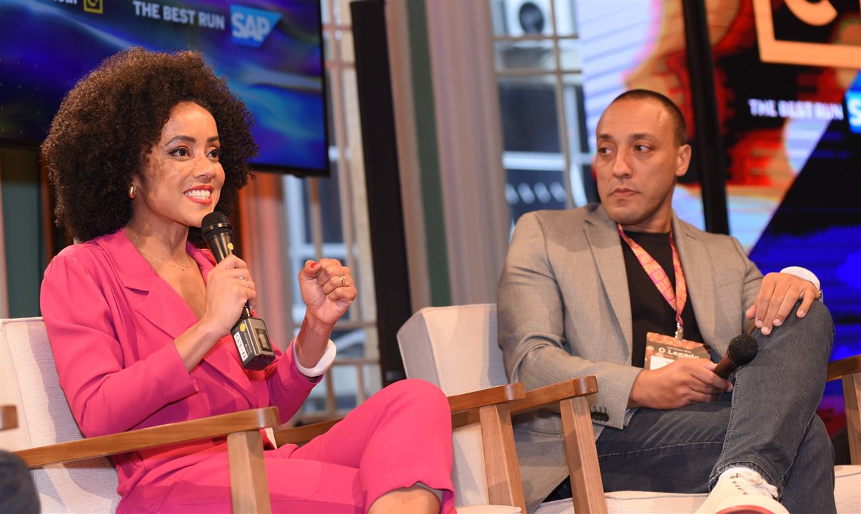 A jornalista e apresentadora da Rede Globo, Valéria Almeida, e o VP da SAP Concur para a América Latina, Denis Tassitano