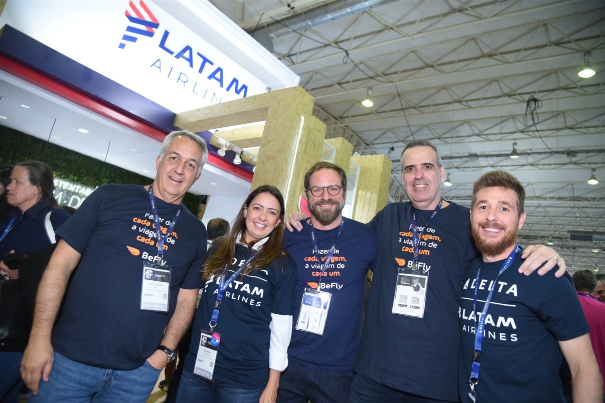 Sylvio Ferraz, da BeFly, Aline Mafra, da Latam, Luti Guimarães e Marcelo Cohen, da BeFly, e Danillo Barbizan, da Delta