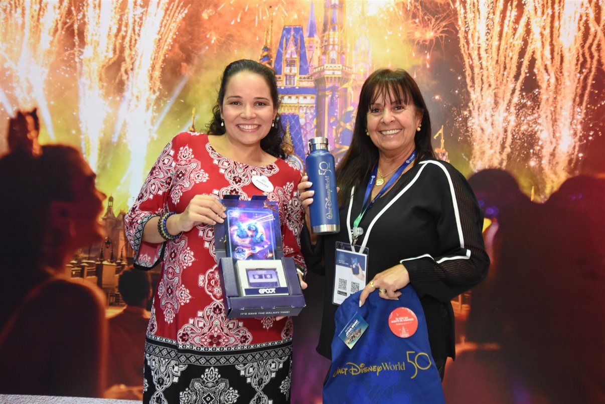 Bárbara Modenesi, da Disney Destinations, e Sandra Borin, da TZ Viagens