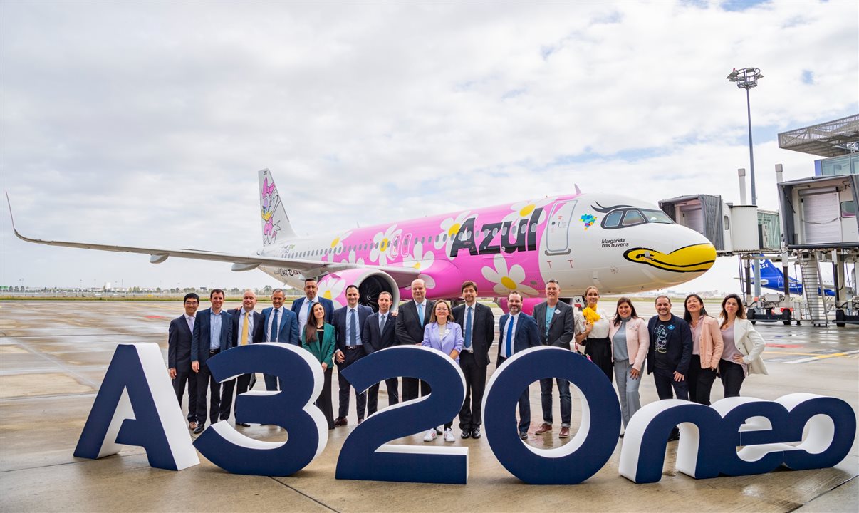 O novo A320neo passou pelo processo de pintura e personalização na fábrica da Airbus