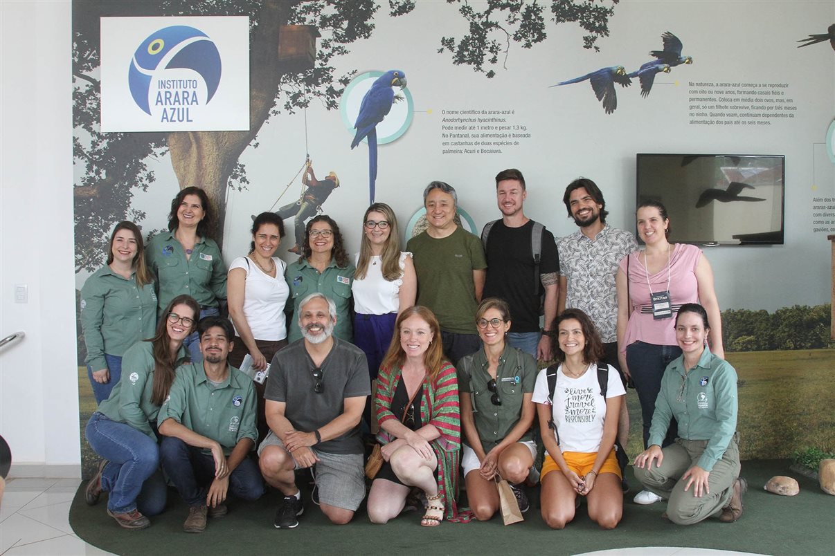 Grupo de jurados do Prêmio Braztoa de Sustentabilidade visitam o Instituto Arara Azul